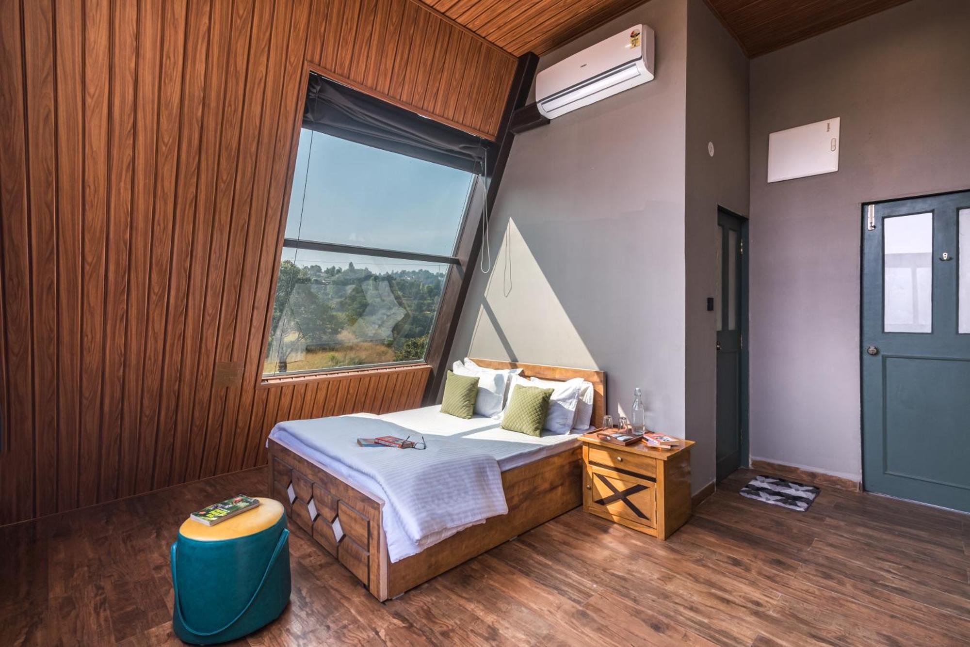 Saffronstays A Vantage, Panchgani - A Pyramid Shaped Unique Luxury Villa With Infinity Valley Views Esterno foto