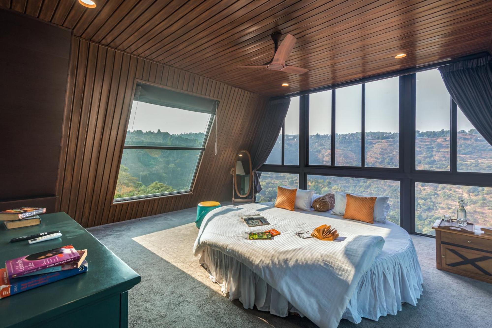Saffronstays A Vantage, Panchgani - A Pyramid Shaped Unique Luxury Villa With Infinity Valley Views Esterno foto